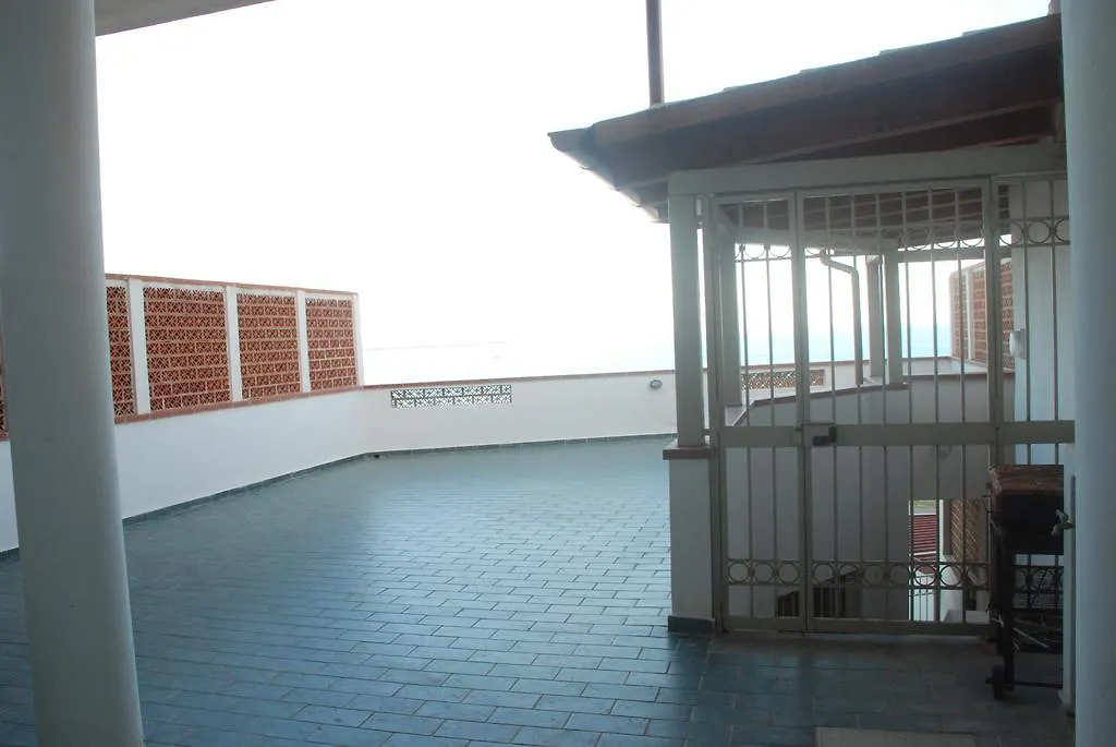 Acqualadroni Affitti Apartment Messina 0*,